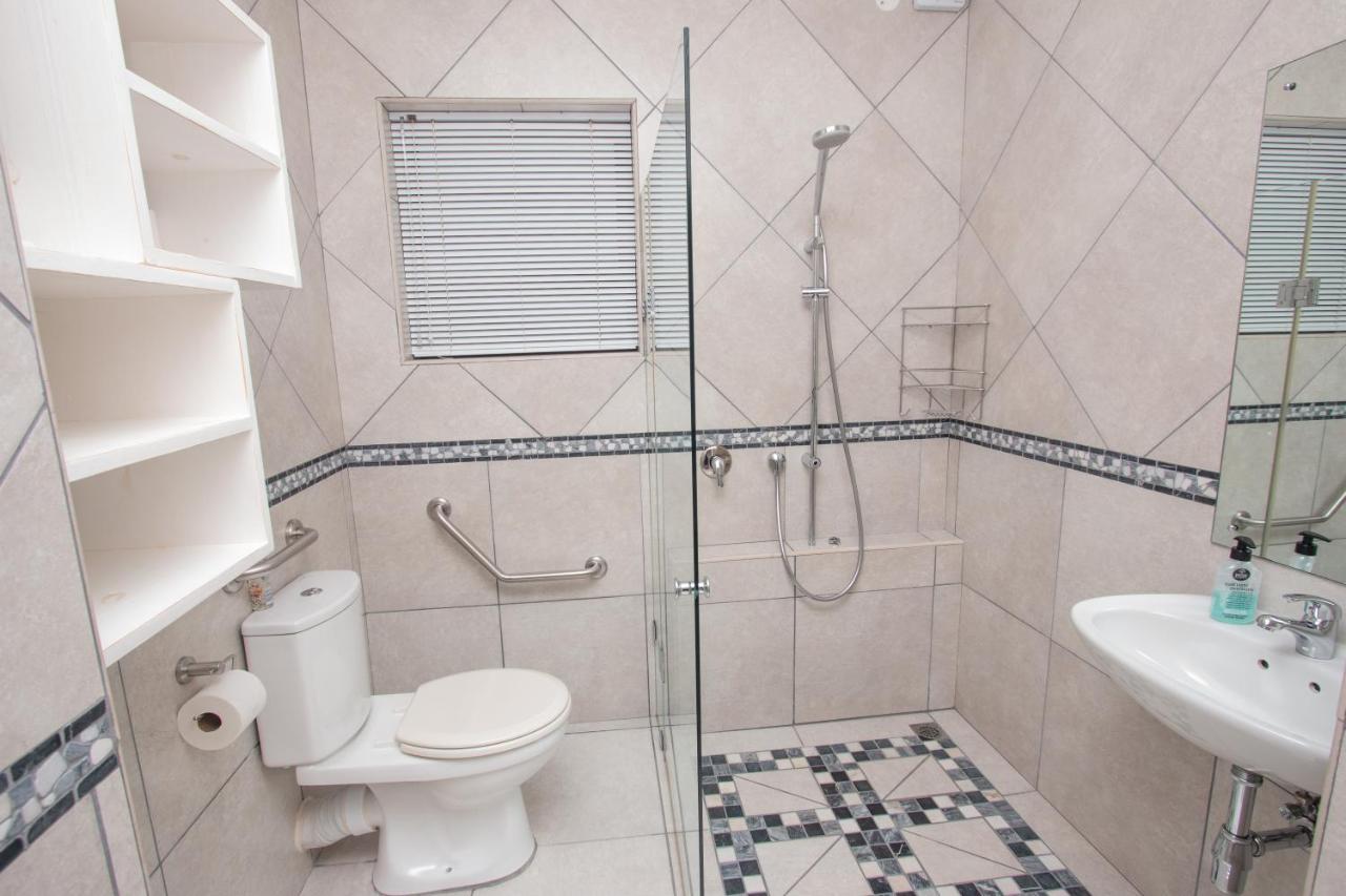 Bettyʼs Bay Van Den Berg'S Guesthouse מראה חיצוני תמונה